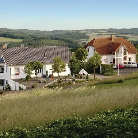 Appartement Awesome In Prm With 3 Bedrooms And Wifi *