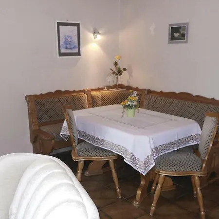 Appartement Awesome In Prm With 3 Bedrooms And Wifi *