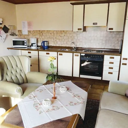 Appartement Awesome In Prm With 3 Bedrooms And Wifi